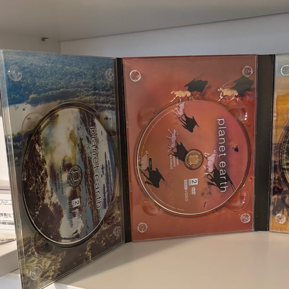 Planet Earth: The Complete Series DVD Set - Picture 2 of 5